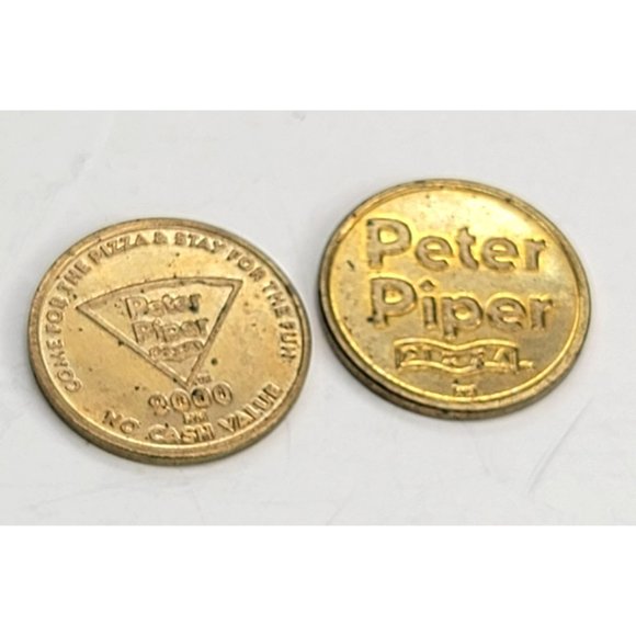 Peter Piper Pizza Rocky Token Arcade Coins Set of Two Gold Tone SC815 - Picture 4 of 4